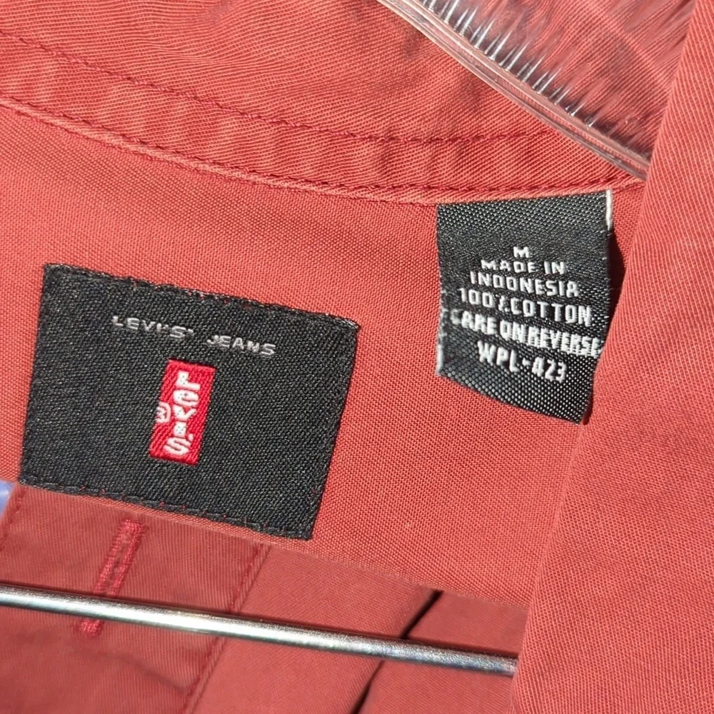 Levis white tag